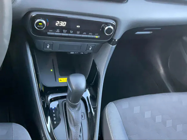 Toyota Yaris 1.5 VVT-i HSD Trend