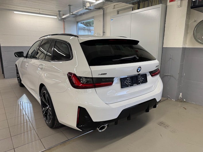 Vehicle image BMW 3 SERIES