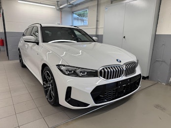 Vehicle image BMW 320d xDrive Touring Vehicle image BMW 320d xDrive Touring