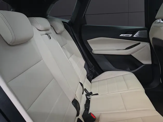 BMW 223d xDrive paddles Active Tourer