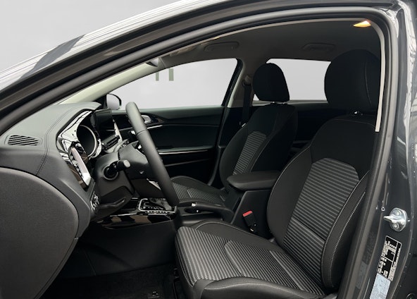 Vehicle image 3 Vehicle image 3