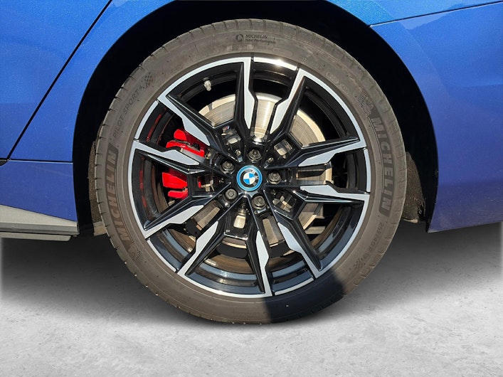 Vehicle image BMW i4