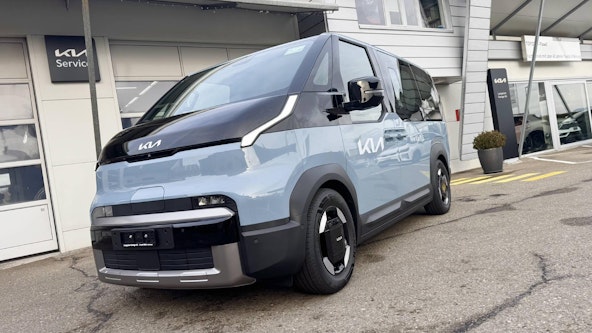 First vehicle image First vehicle image