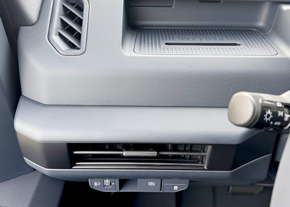 Vehicle image 9 Vehicle image 9