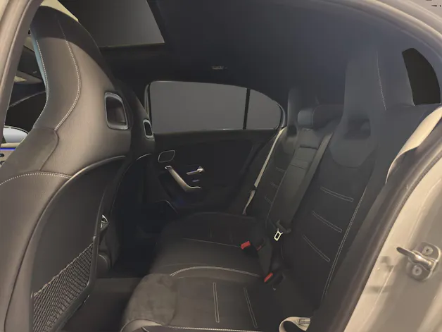 Mercedes-Benz A 250 4Matic 8G-DCT AMG Line