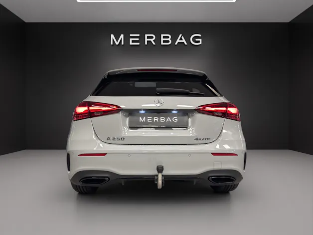 Mercedes-Benz A 250 4Matic 8G-DCT AMG Line