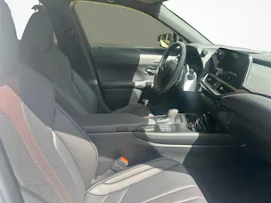 Lexus UX 300h F-Sport