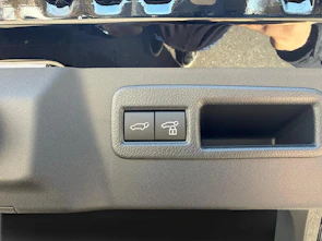 Fahrzeugbild TOYOTA C-HR+ Premium AWD