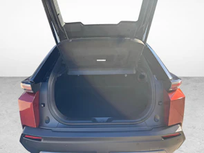 Fahrzeugbild TOYOTA C-HR+ Premium AWD