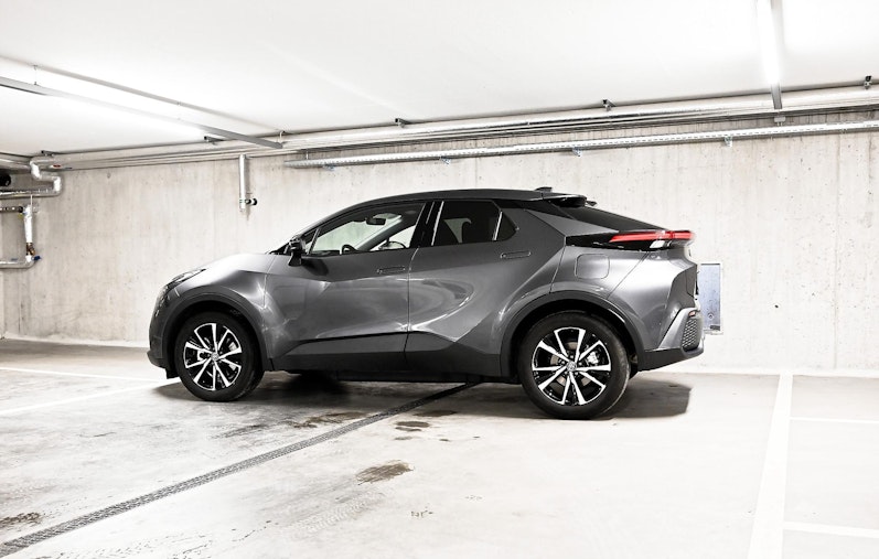 Vehicle image TOYOTA C-HR