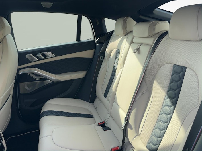 Vehicle image BMW X6