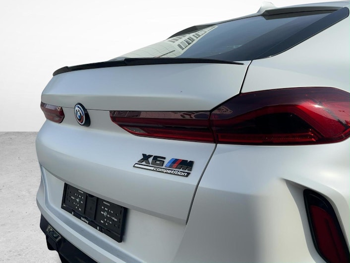 Vehicle image BMW X6