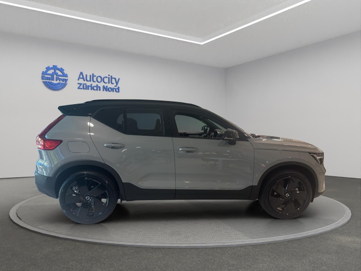 Vehicle image VOLVO XC40