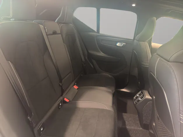 Volvo XC40 2.0 B4 MH Ultra Black Edition