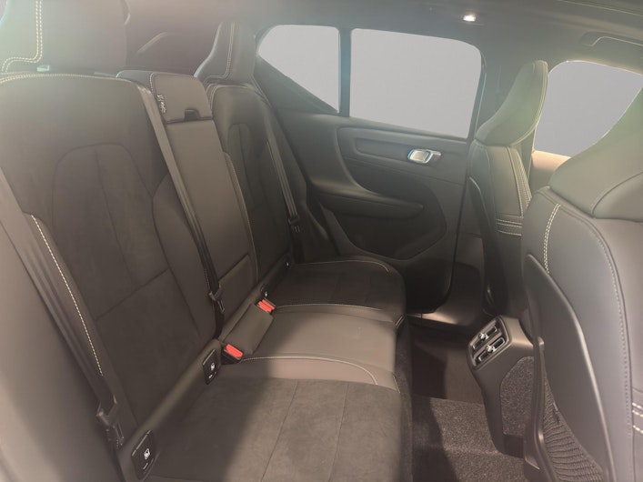 Vehicle image VOLVO XC40