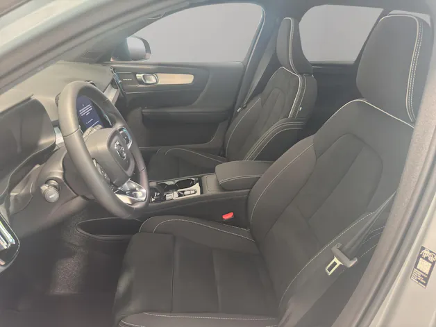 Volvo XC40 2.0 B4 MH Ultra Black Edition