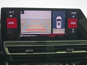 https://vehicle.imgix.net/4136829/5515fbea-146e-4811-af7f-e32f3a273a49.jpg