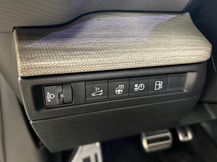 Vehicle image CITROEN C5 X