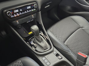 Vehicle image TOYOTA Yaris 1.5 VVT-i HSD Premiere Edition / ab 3,99% Leasing bei Abschluss einer Protect Autoversicherung