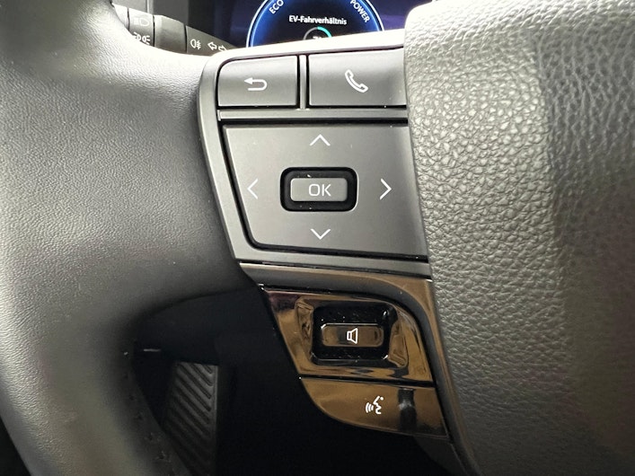 Vehicle image TOYOTA C-HR