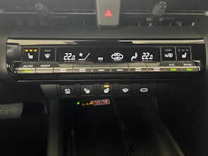 Vehicle image TOYOTA C-HR 2.0 HEV Trend 4x4