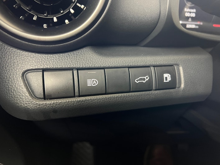 Vehicle image TOYOTA C-HR