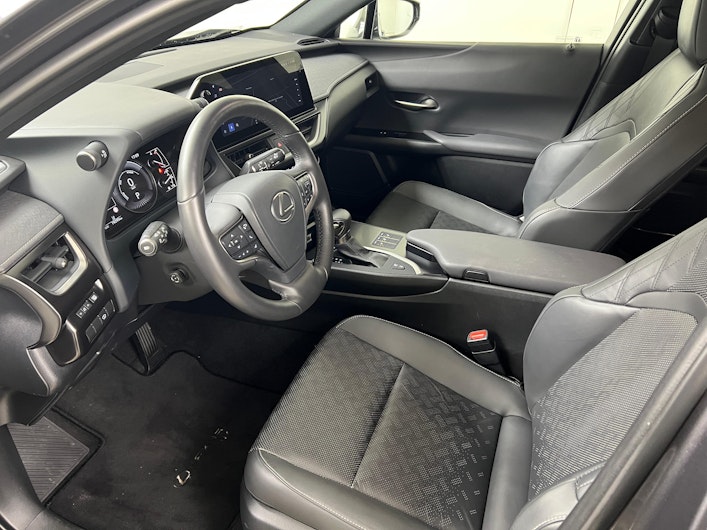 Vehicle image LEXUS UX