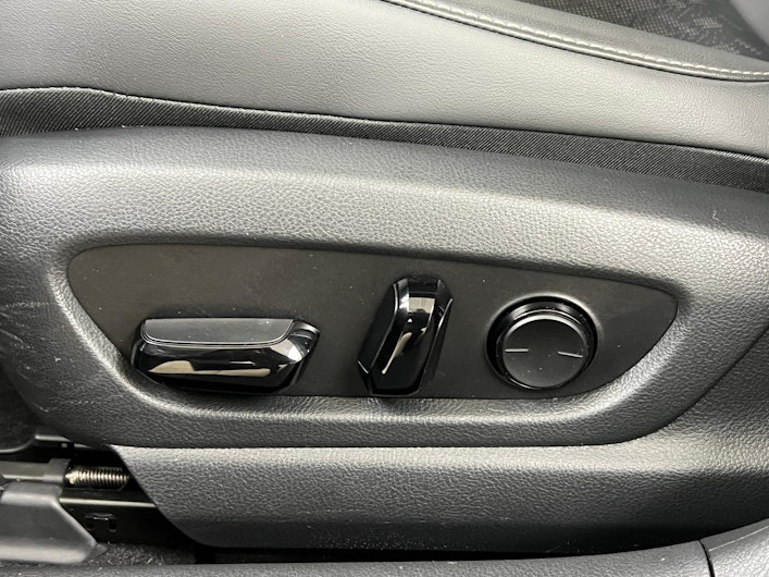 Vehicle image LEXUS UX