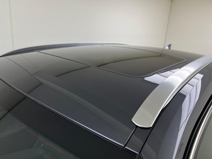 Vehicle image LEXUS UX