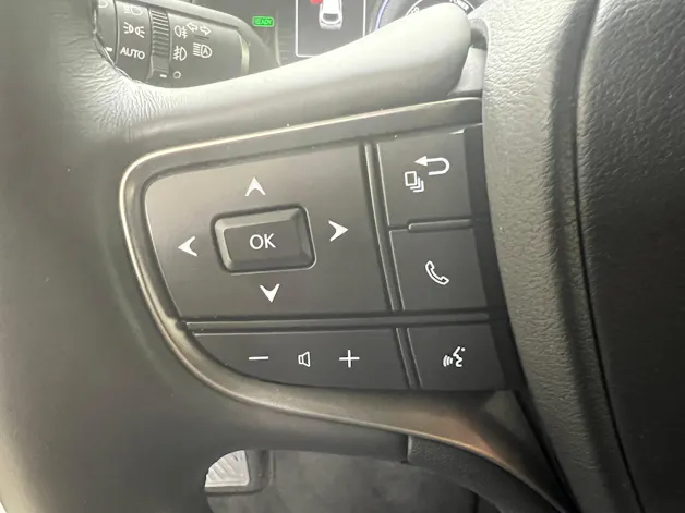 Lexus UX 250h Comfort / Jetzt mit attraktivem 1,99% Leasing