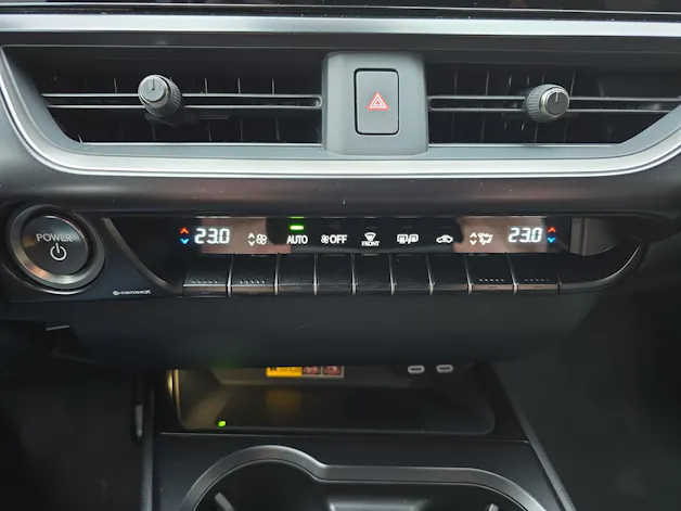 Lexus UX 250h Comfort / Jetzt mit attraktivem 1.99% Leasing