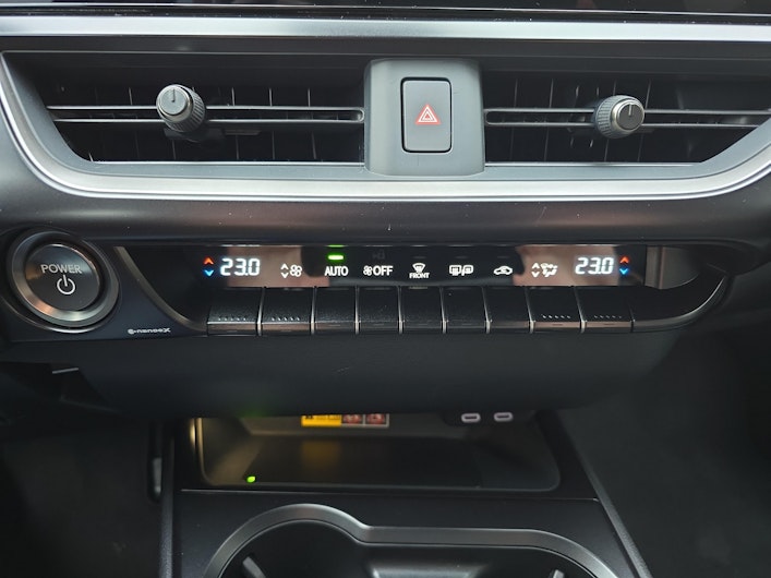 Vehicle image LEXUS UX