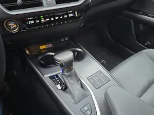 Lexus UX 250h Comfort / Jetzt mit attraktivem 1.99% Leasing