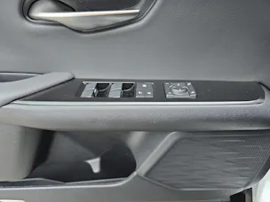 Lexus UX 250h Comfort / Jetzt mit attraktivem 1.99% Leasing