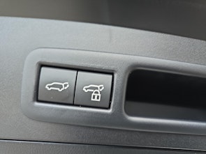 Vehicle image LEXUS UX 250h Comfort