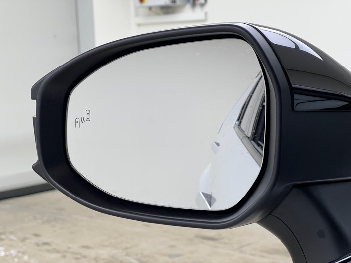 Vehicle image TOYOTA C-HR