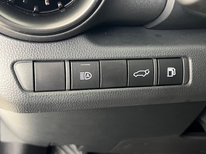 Vehicle image TOYOTA C-HR