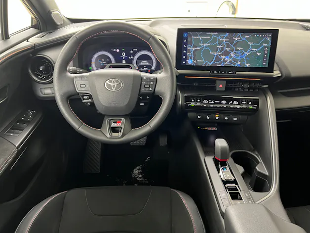 Toyota C-HR 2.0 PHEV GR Sport / ab 0,99% Leasing bei Abschluss einer Protect Autoversicherung