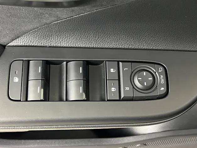 Toyota C-HR 2.0 PHEV GR Sport / ab 0,99% Leasing bei Abschluss einer Protect Autoversicherung