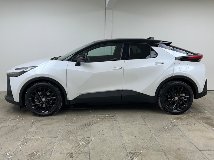 Vehicle image TOYOTA C-HR