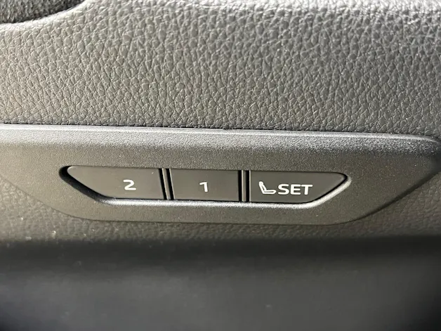 Toyota C-HR 2.0 PHEV GR Sport / ab 0,99% Leasing bei Abschluss einer Protect Autoversicherung