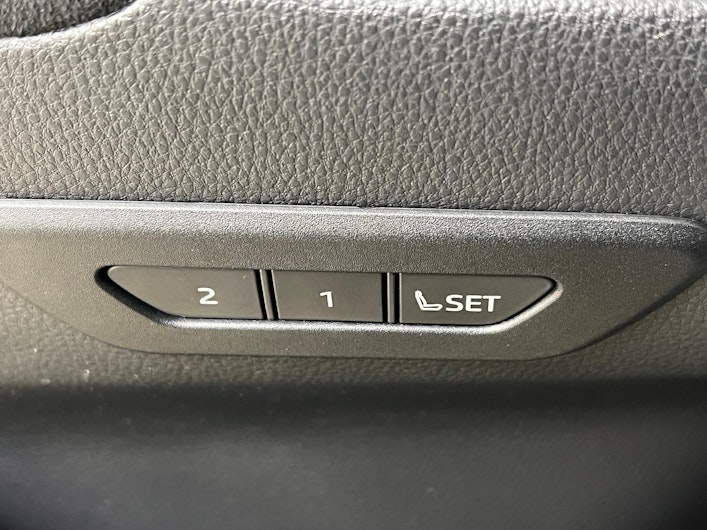 Vehicle image TOYOTA C-HR