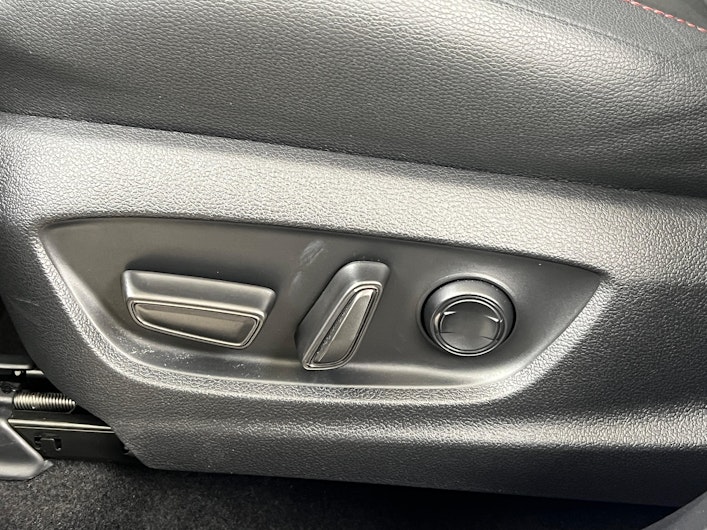 Vehicle image TOYOTA C-HR