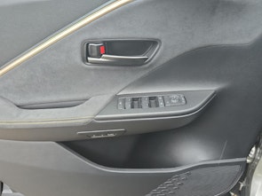 Vehicle image TOYOTA C-HR 2.0 HEV Style Premiere 4x4 / Jetzt mit attraktivem 1.99% Leasing