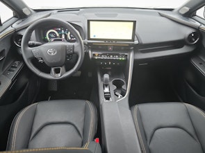 Vehicle image TOYOTA C-HR 2.0 HEV Style Premiere 4x4 / Jetzt mit attraktivem 1.99% Leasing