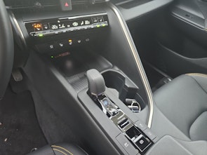 Vehicle image TOYOTA C-HR 2.0 HEV Style Premiere 4x4 / Jetzt mit attraktivem 1.99% Leasing