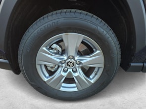 Fahrzeugbild TOYOTA RAV4 2.5 HEV Comfort / ab 3,99% Leasing bei Abschluss einer Protect Autoversicherung