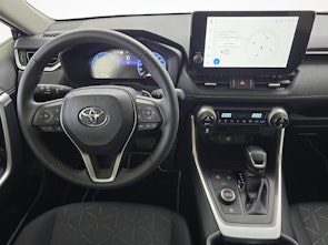 Fahrzeugbild TOYOTA RAV4 2.5 HEV Comfort / ab 3,99% Leasing bei Abschluss einer Protect Autoversicherung