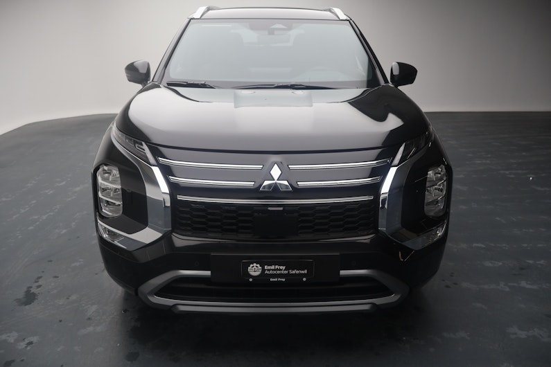 Vehicle image MITSUBISHI OUTLANDER