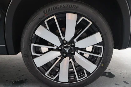 MITSUBISHI OUTLANDER 19